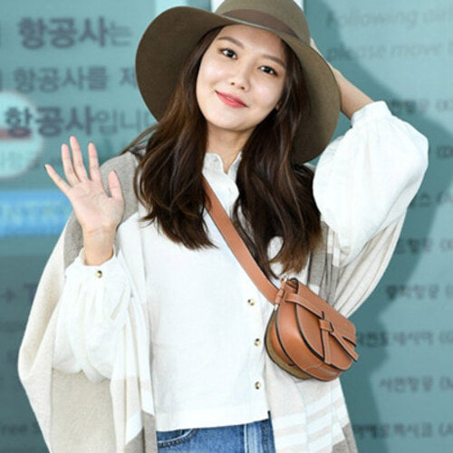 로에베 게이트 범백 탠 (수영,제니 착용)