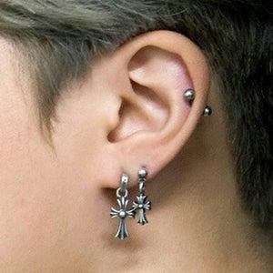 크롬하츠 크로스 베이비 팻 이어링 (지민 착용)