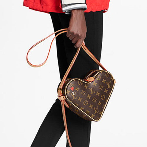 루이비통 게임 온 쾨르 하트백 (기은세 착용)