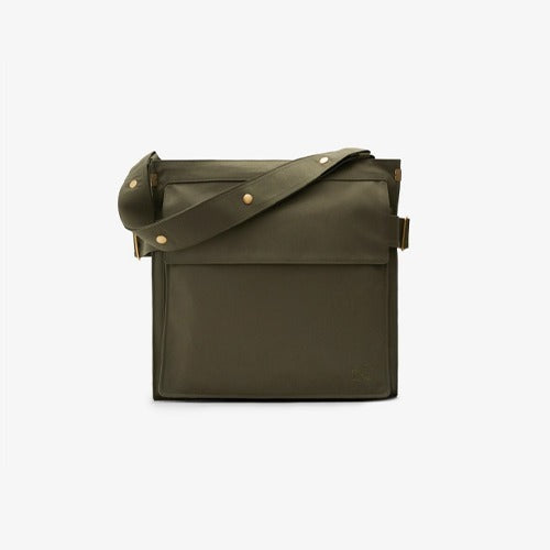 버버리 미디엄 트렌치 토트백 올리브 (공효진 착용)