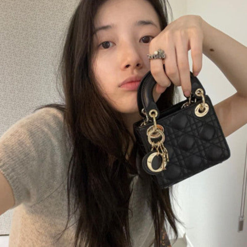 디올 레이디 디올 마이크로백 블랙 (수지,기은세 착용)