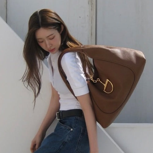 구찌 소프트빗 맥시 숄더백 브라운 837466 (차정원 착용)