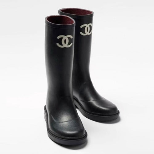 샤넬 CC 로고 하이 레인 부츠 블랙 (김나영,아이비 착용)