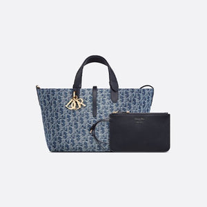 디올 데님 오블리크 뚜주흐 미디엄백 블루 (해린 착용)