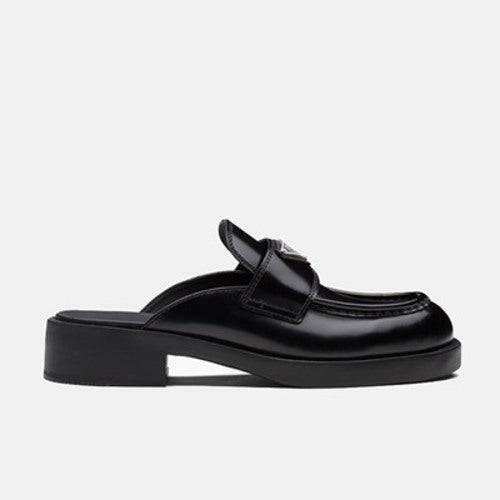 프라다 초콜릿 브러시드 가죽 블로퍼 블랙 (청하,티파니 착용)