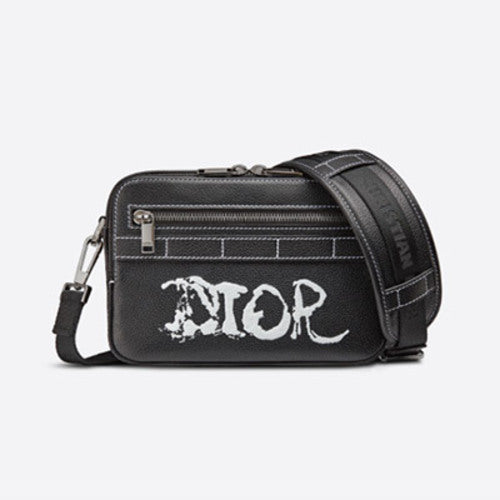 디올 X 피터 도이그 사파리 메신저백 블랙
