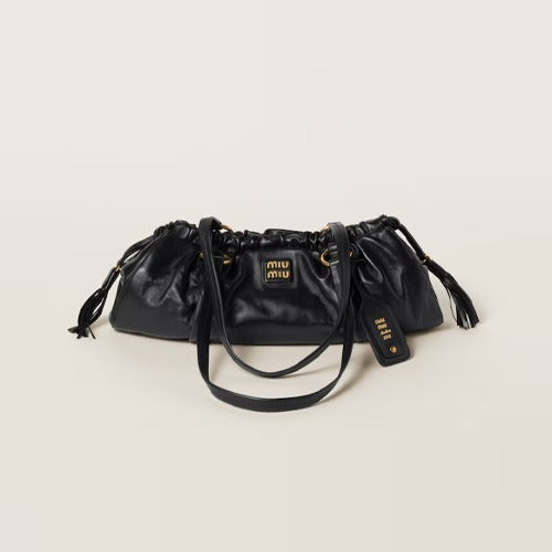 미우미우 쥬아 미디엄 나파 가죽백 블랙 5BG289 (민니,장원영,조이현 착용)