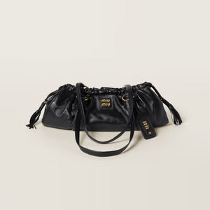 미우미우 쥬아 미디엄 나파 가죽백 블랙 5BG289 (민니,장원영,조이현 착용)