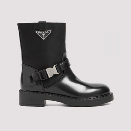 프라다 트라이앵글 로고 레더 버클 부츠