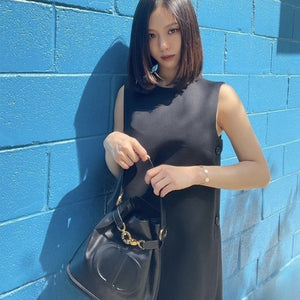 디올 체스트 디올 레더 미디움 버킷백 블랙 (지수,김연아,고민시,홍수주 착용)