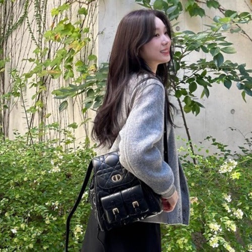 디올 카로 백팩 블랙 S/M (지수,이시영,김연아 착용)