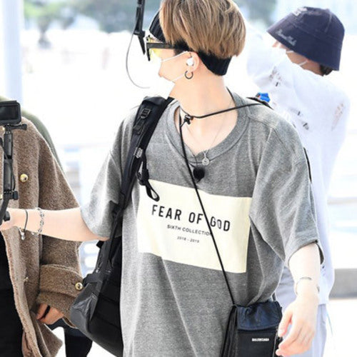 발렌시아가 익스플로러 파우치 가죽 스트랩 블랙 (슈가 착용)