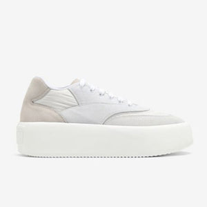 메종마르지엘라 플랫폼 스니커즈 화이트 (로제 착용)