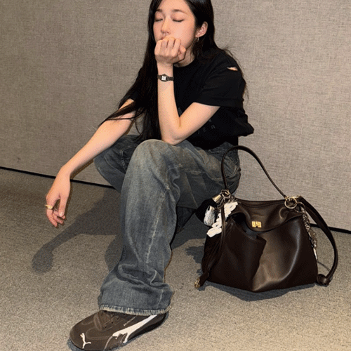 발렌시아가 X 푸마 스웨이드 스피드캣 브라운 (노윤서 착용)