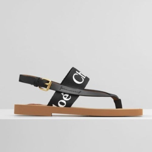 끌로에 우디 플랫 샌들 블랙