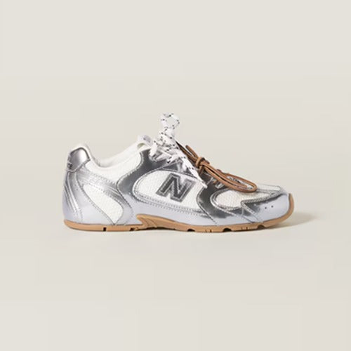 미우미우 X 뉴발란스 530 SL 메탈릭 스니커즈 실버