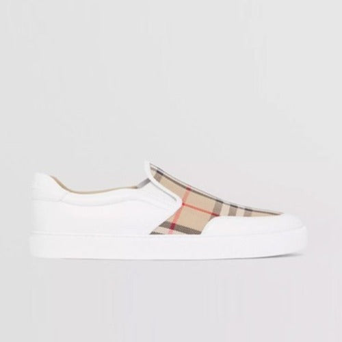 버버리 레더 빈티지 체크 슬립온 스니커즈 화이트