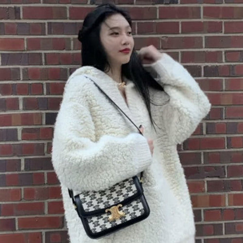 셀린느 트리오페 텍스타일 숄더백 M 블랙 (조이,선미,려원,리사 착용)