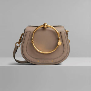 끌로에 나일 브레이슬릿백 S/M 모티 그레이 (선미,박민영 착용)