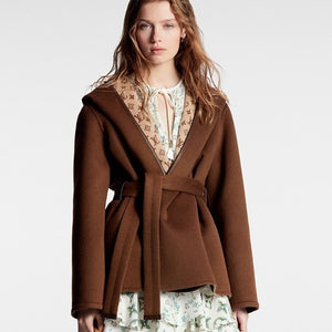 루이비통 리버서블 시그니처 쇼트 후드 랩 코트 1AFCL2