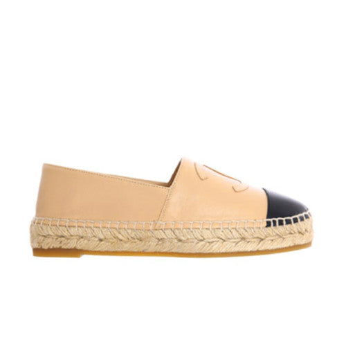 샤넬 CC 로고 투톤 에스파듀 슬립온 베이지