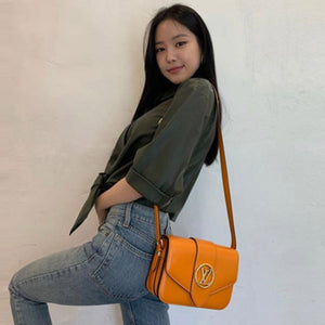 루이비통 퐁뇌프 크로스백 썸머골드 (손나은,박소담 착용)