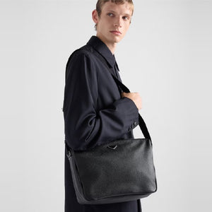 프라다 메탈 로고 가죽 숄더백 블랙 2VH182