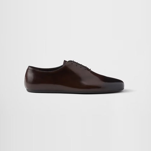 프라다 브러시드 가죽 레이스업 슈즈 시에나 2EG448