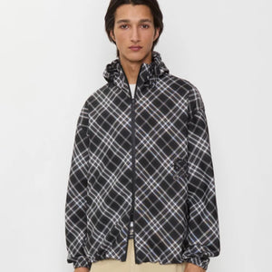 버버리 리버시블 체크 후드 재킷 블랙 - 입고 예정 -