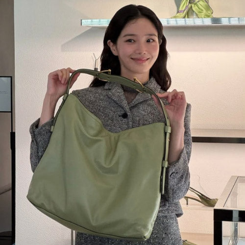 구찌 베아트릭스 레더 토트백 그린 미디엄/라지 (박규영 착용)