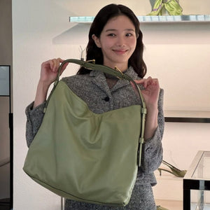 구찌 베아트릭스 레더 토트백 그린 미디엄/라지 (박규영 착용)