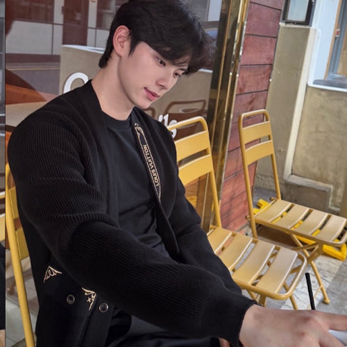 루이비통 엠브로이더드 시그니처 가디건 1AHVMZ (이채민 착용)