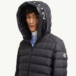 몽클레어 쉐브리 후드 쇼트 다운 재킷 블랙