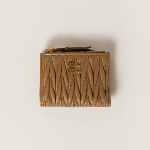 미우미우 마테라쎄 나파 가죽 스몰 지갑 브라운 5ML024