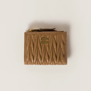 미우미우 마테라쎄 나파 가죽 스몰 지갑 브라운 5ML024